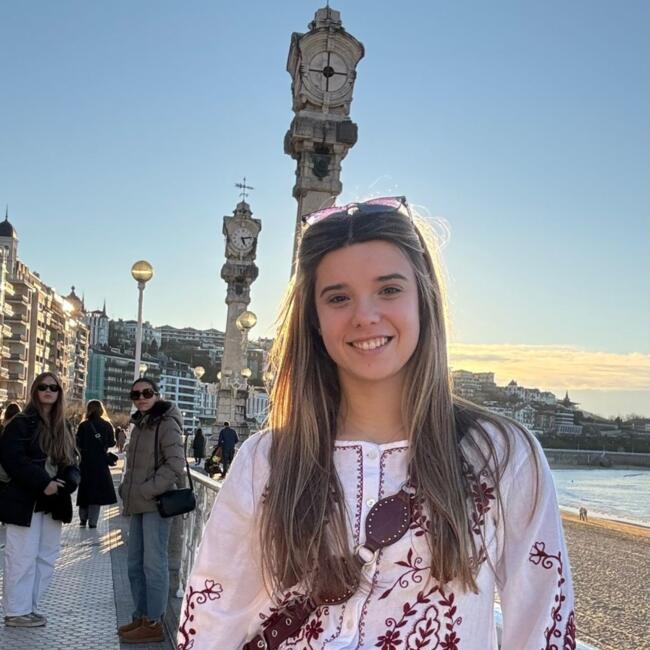 Canguro en Vitoria: June