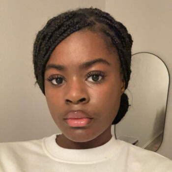 Babysitter Berlin: Saureya