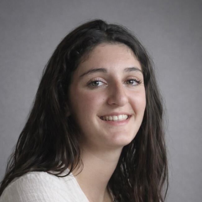 Babysitter in Toulouse: Ava