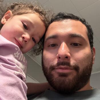 Babysitting job in Portsmouth: babysitting job Wilberto
