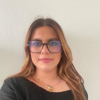 Baby-sitter Bihorel: Lea