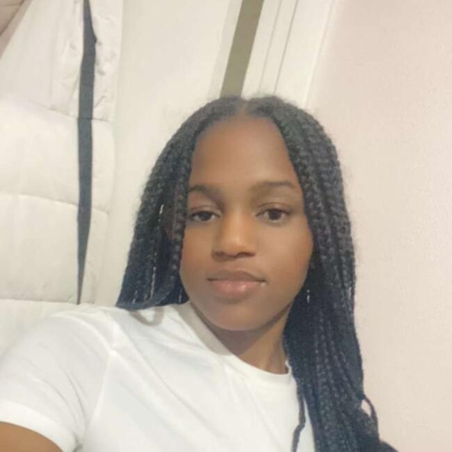 Babysitter in Noisy-le-Sec: Peinda