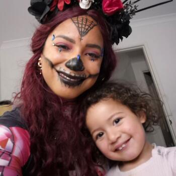 Babysitter Perth: Dorali