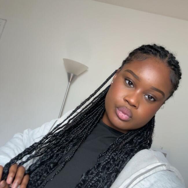 Babysitter in Bagneux: Aaliya