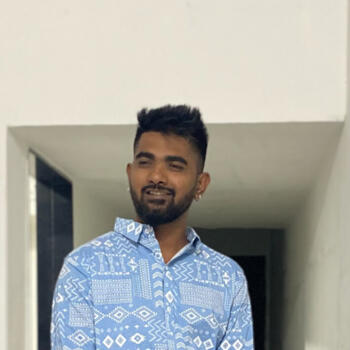 Surat में बेबीसिटर: Akshat