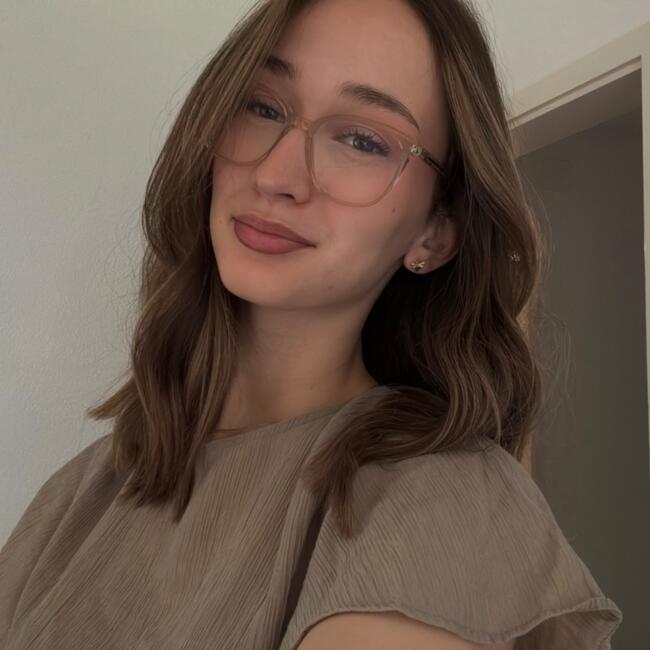 Babysitter in Kloten: Minou