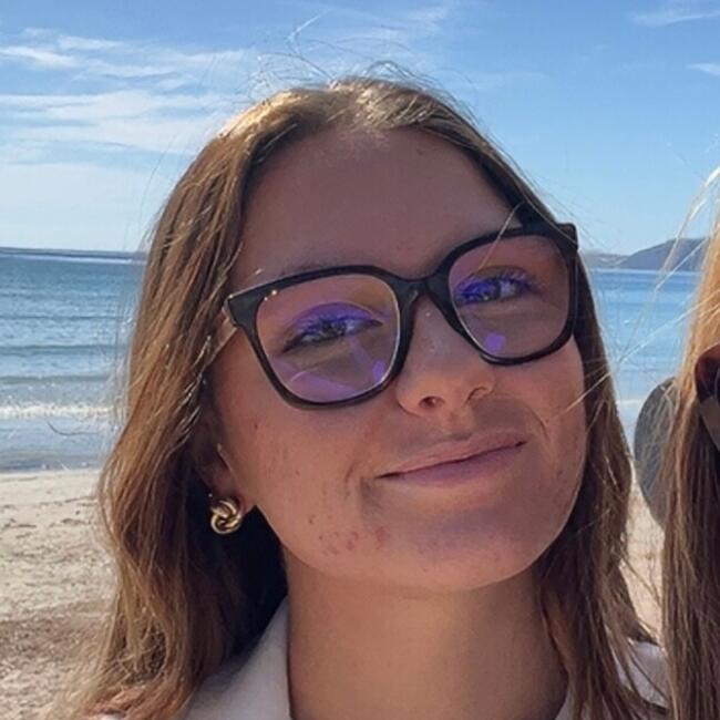 Babysitter in Gardanne: Chloé