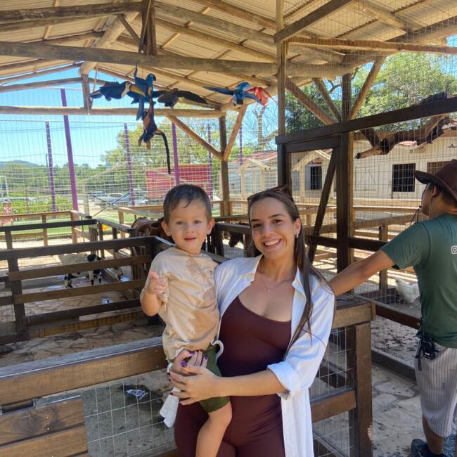 Emprego de babá em Florianópolis: Leticia