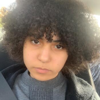 جليسة أطفال القاهرة: Louji