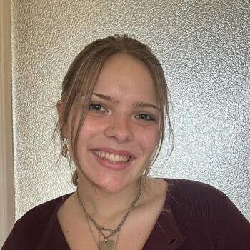 Babysitter in Savigny-sous-Mâlain: Claire