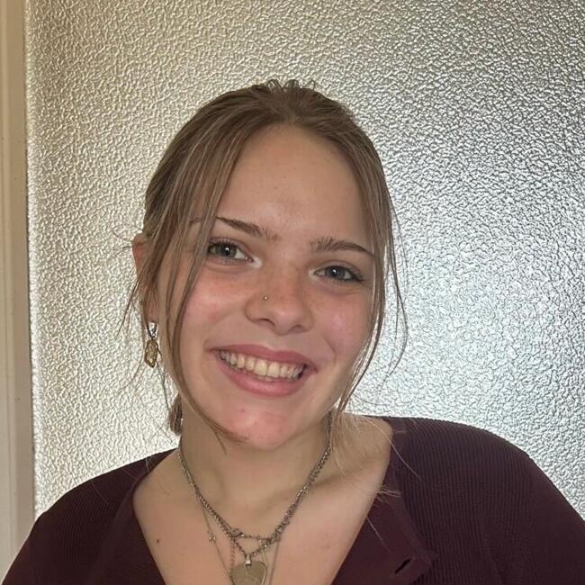 Babysitter in Savigny-sous-Mâlain: Claire