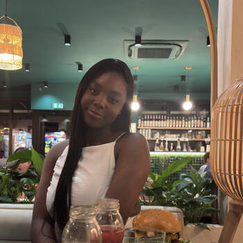 Babysitter in Sainte-Savine: Lilia