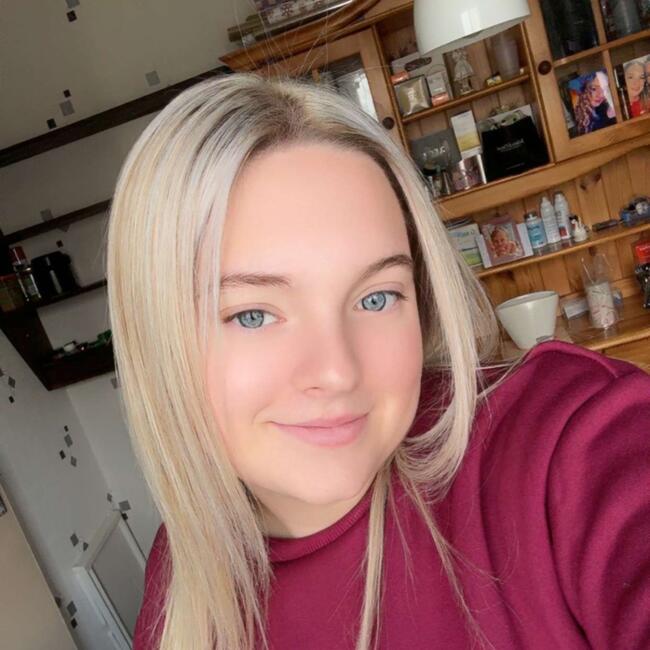 Babysitter in Balan (Grand Est): Lola