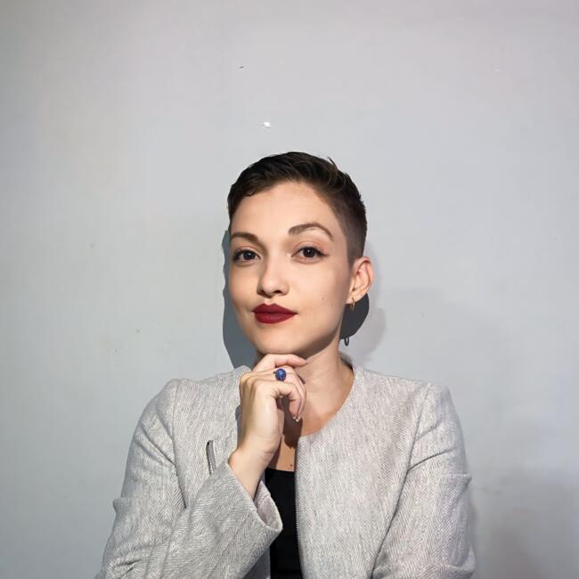 Babysitter in Puente de Piedra: Angie