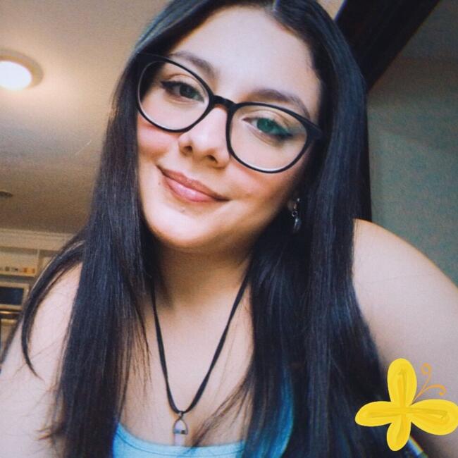 Babysitter in Santa Ana: María