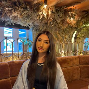 Babysitter in Manchester: Aliza