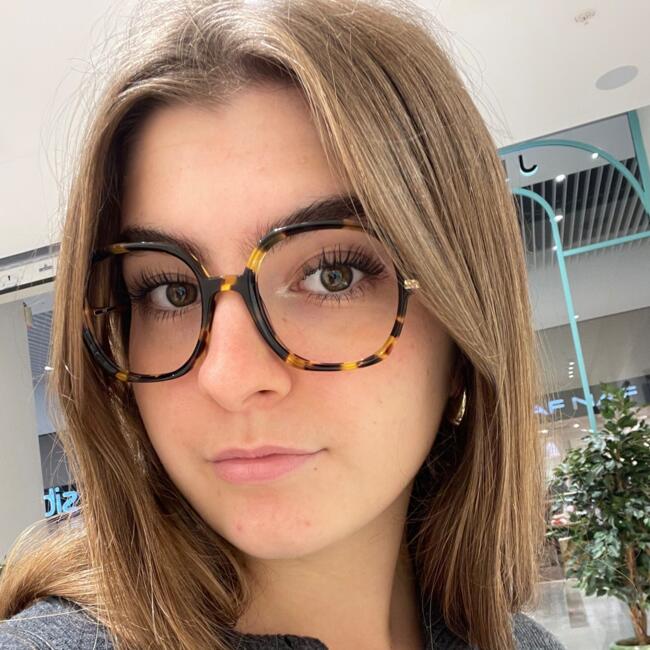 Babysitter in La Rochelle: Ana