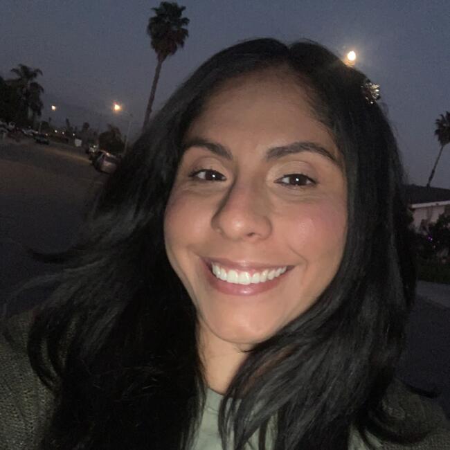 Babysitter in Hemet: Angelina