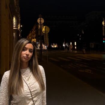 Babysitter in Lyon: Ines