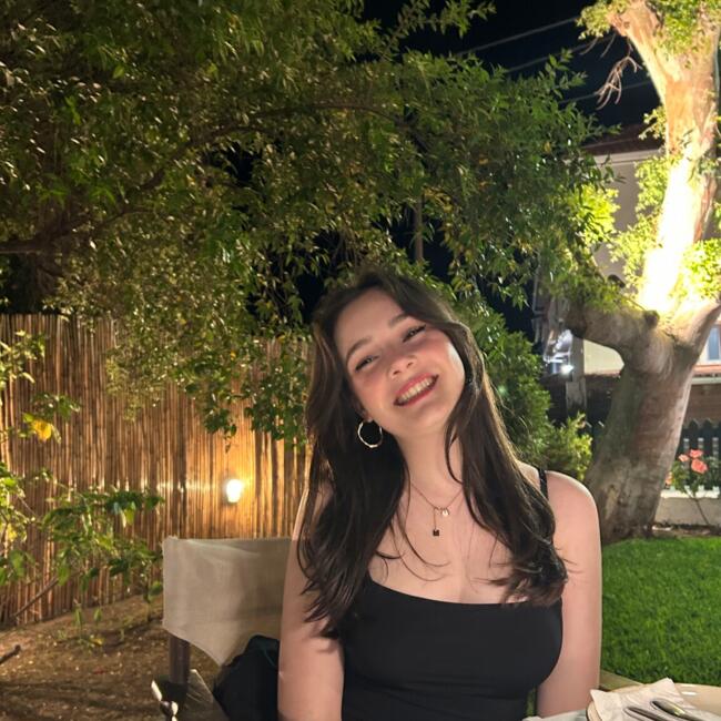 Babysitter in Colomiers: Elena