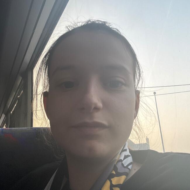 Babysitter in Châtelet: Celia