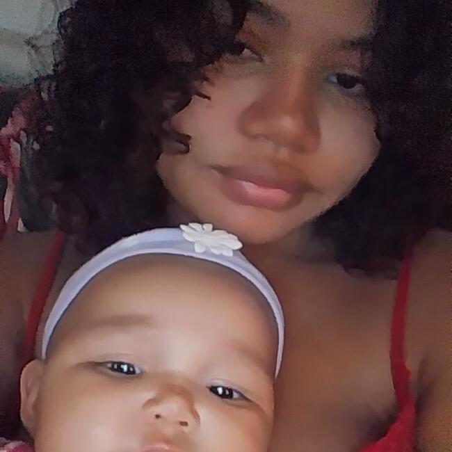 Emprego de babá em Luziânia: Maria