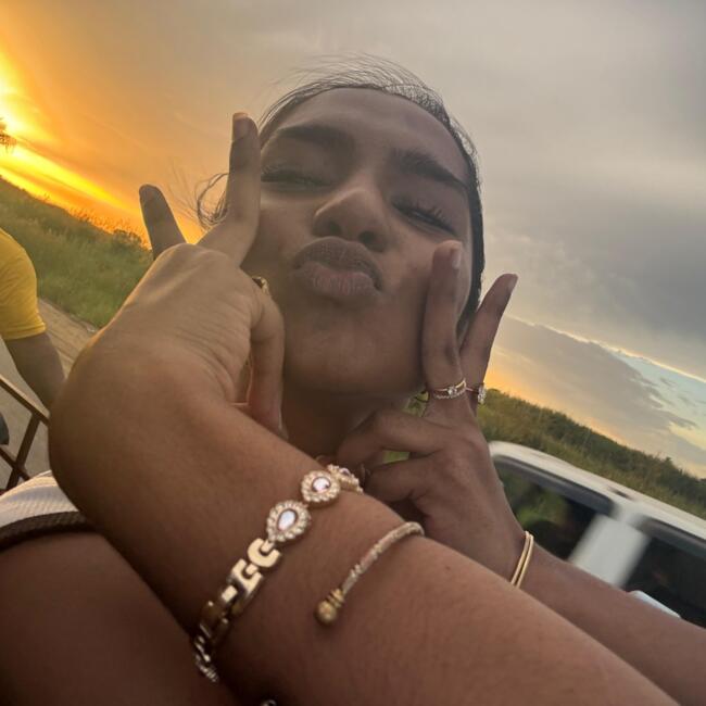 Babysitter in Diamond Place: Geanna