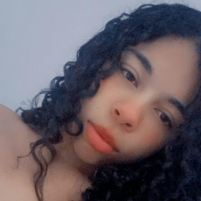 Babysitter in Praia Grande: Victoria