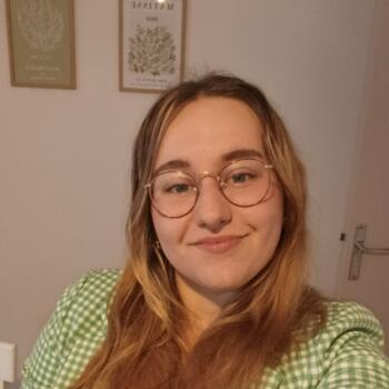 Babysitter in Nevers: Lou-Anne