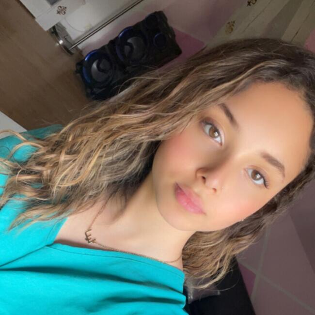 Babysitter in Cluses: Lina