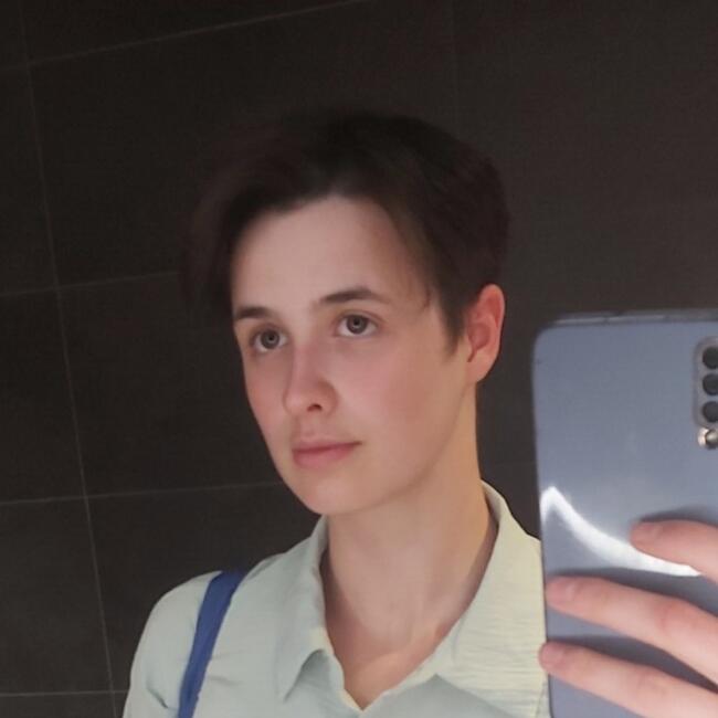 Babysitter in Limoges: Emeline