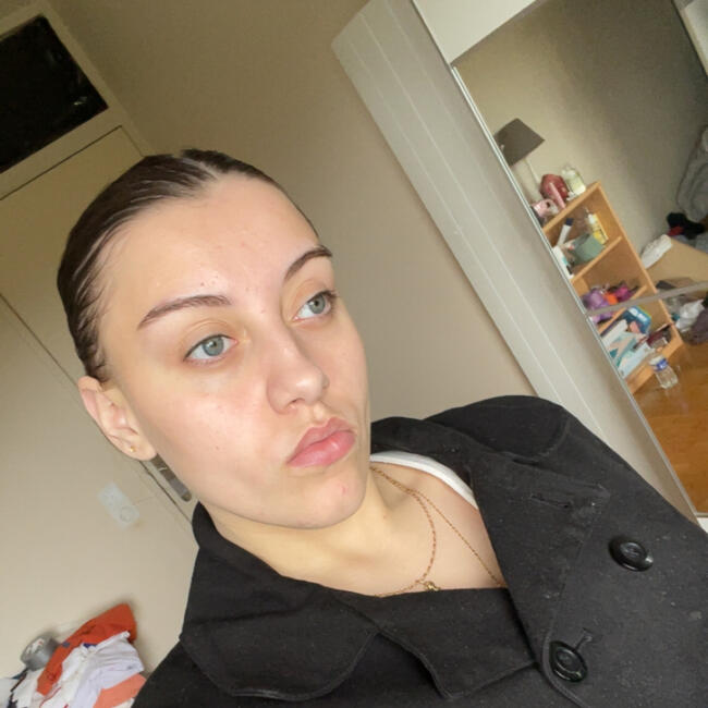 Babysitter in Verny: Hannah