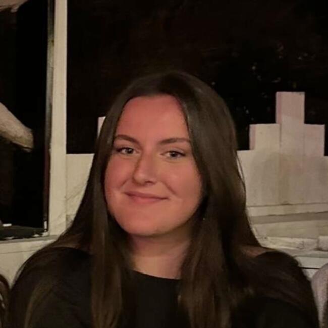 Babysitter in Plounévez-Moëdec: Aurore