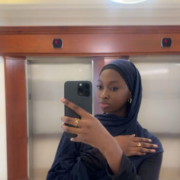 Baby-sitter in Laval: Fatou