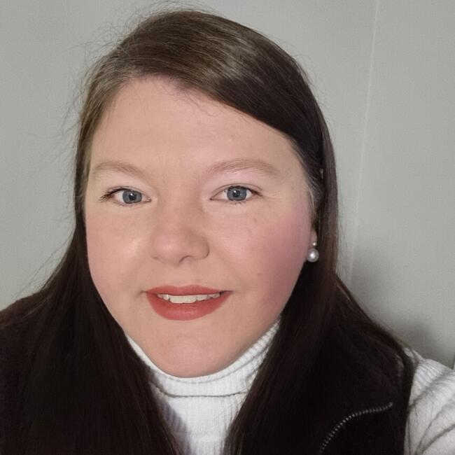 Baby-sitter in Calgary: Karina Pernia Soares