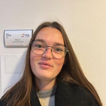 Babysitter in Laval: Maelyne