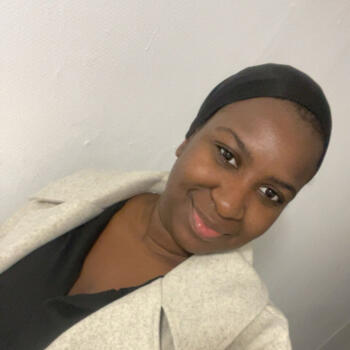 Babysitter in Lens: Oumou