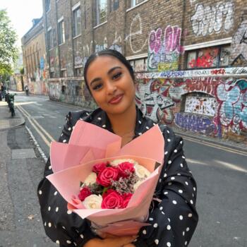 Babysitter in London: Lamha