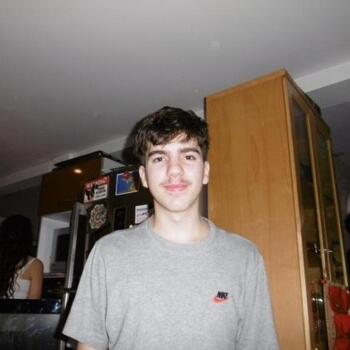 Babysitter in Sourcieux-les-Mines: Leïs