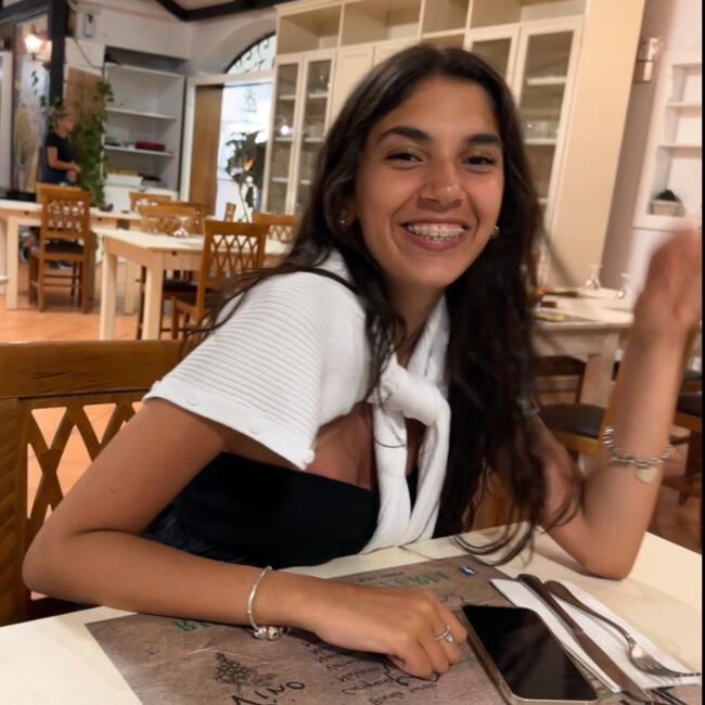 Babysitter in Lallio: Aya