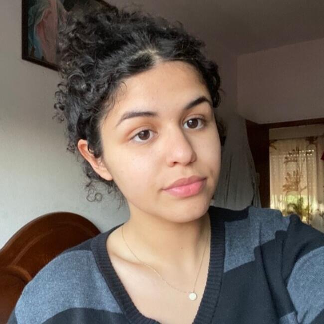Babysitter in Coimbra: Ilham