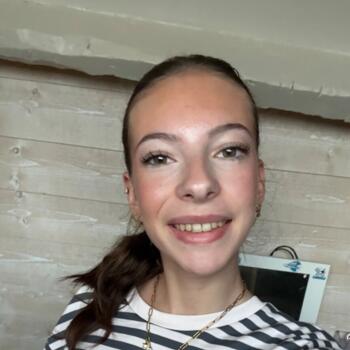 Babysitter in Saint-Martin-Boulogne: Anaelle