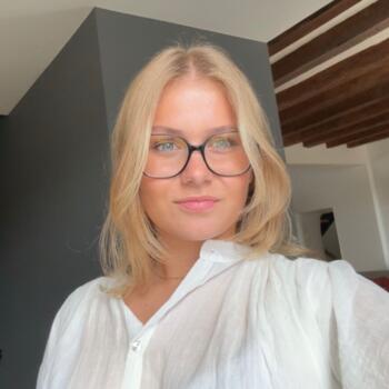Babysitter in Saint-Mandé: Valentine
