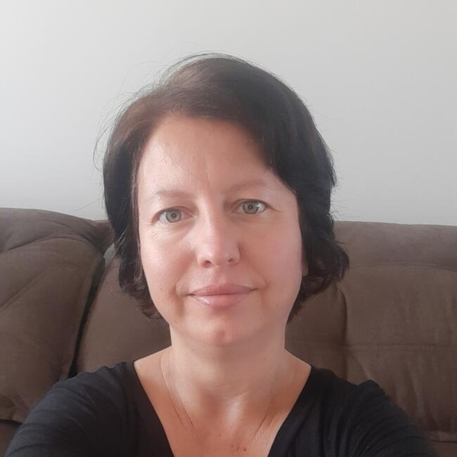 Babysitter in Araras: Elaine