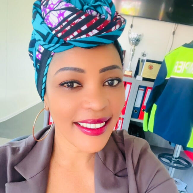 Babysitter in Ştefăneştii de Jos: Chabwi