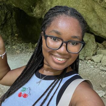 Babysitter in Brooklyn: Alyssa