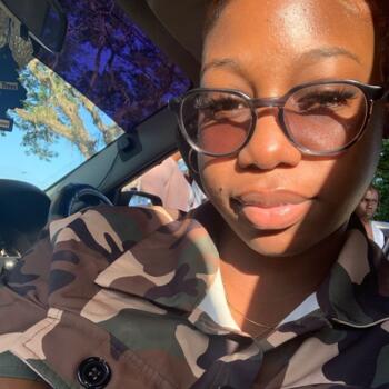 Babysitter in Spanish Town: Onybie