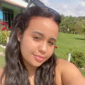 Babá em Contagem: Brisa