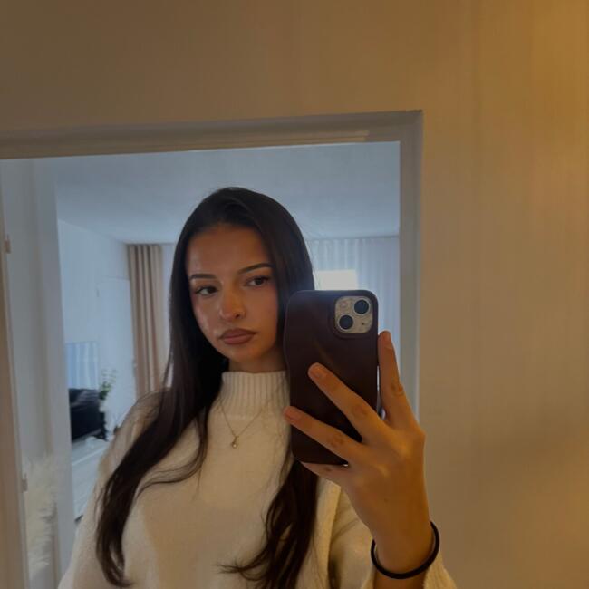 Babysitter in Fleurieu-sur-Saône: Hanumshahe