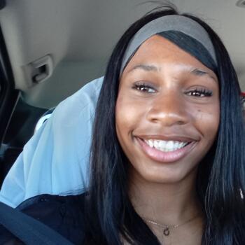 Babysitter in Victorville: Samya